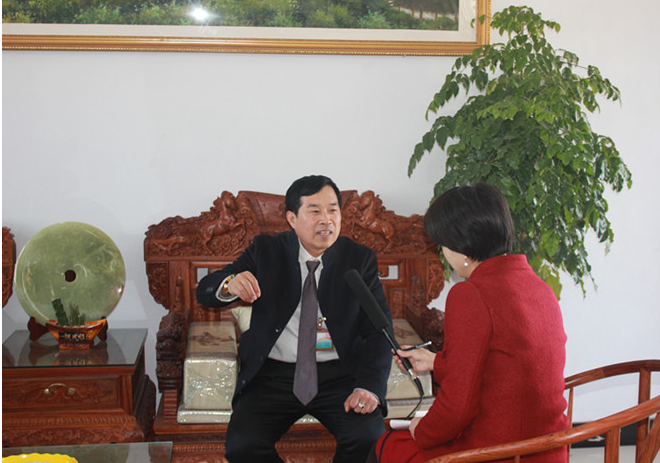 偉志模板董事長(zhǎng)來(lái)保軍 接受鞏義電臺(tái)采訪