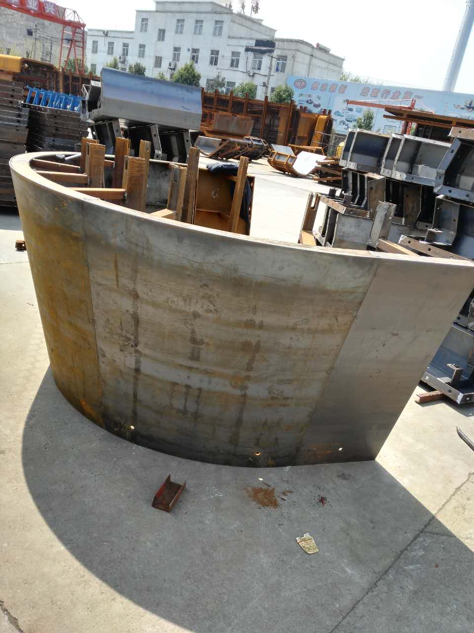 河南鋼模板廠家談價格決定產(chǎn)品的質量