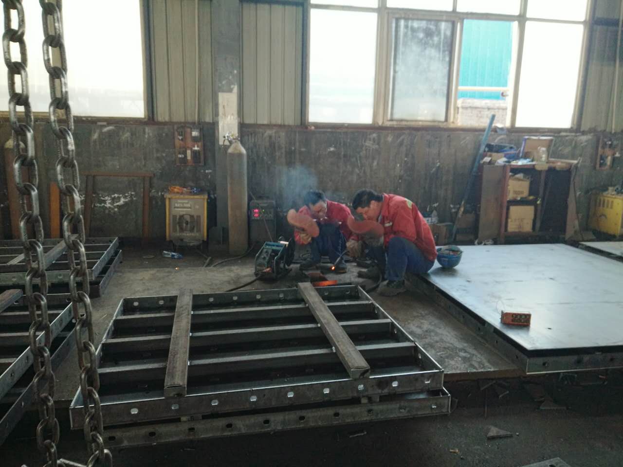 嚴抓質(zhì)量做優(yōu)質(zhì)鋼模板